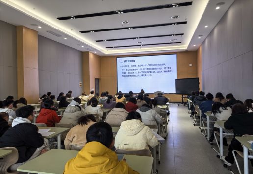 e3255251c586344a24b296d598806e1c